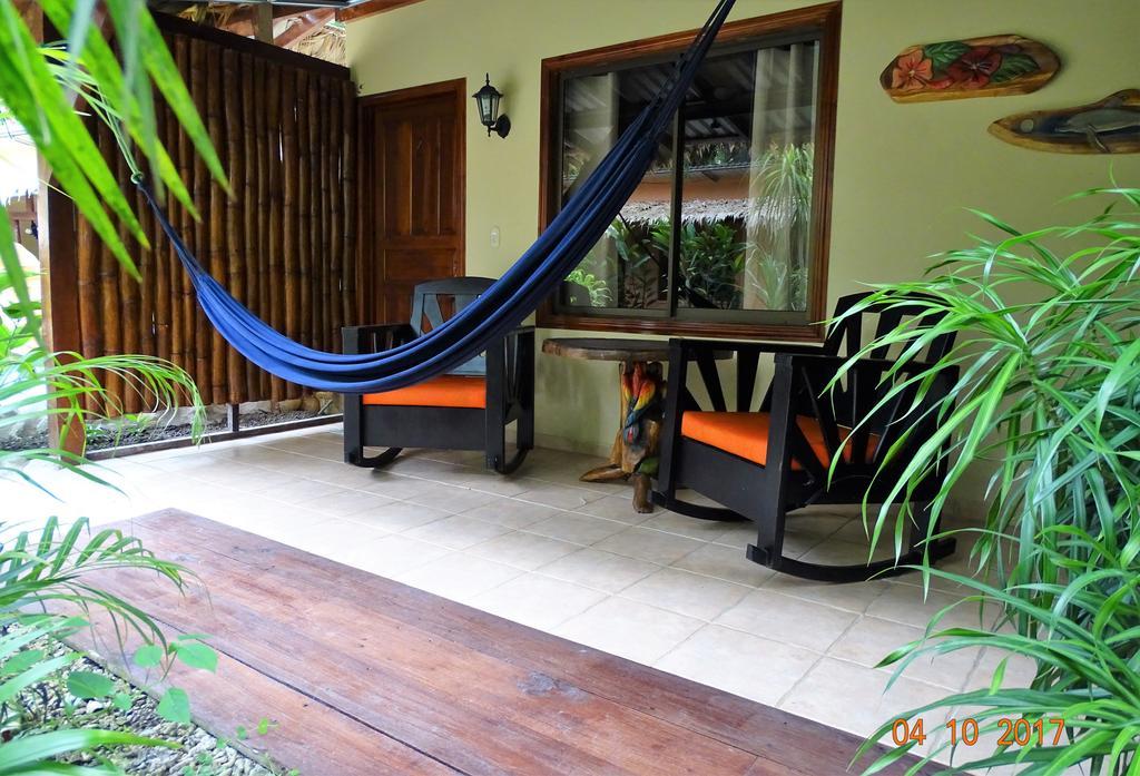 Hotel Caribbean Coconut Cahuita Exterior photo