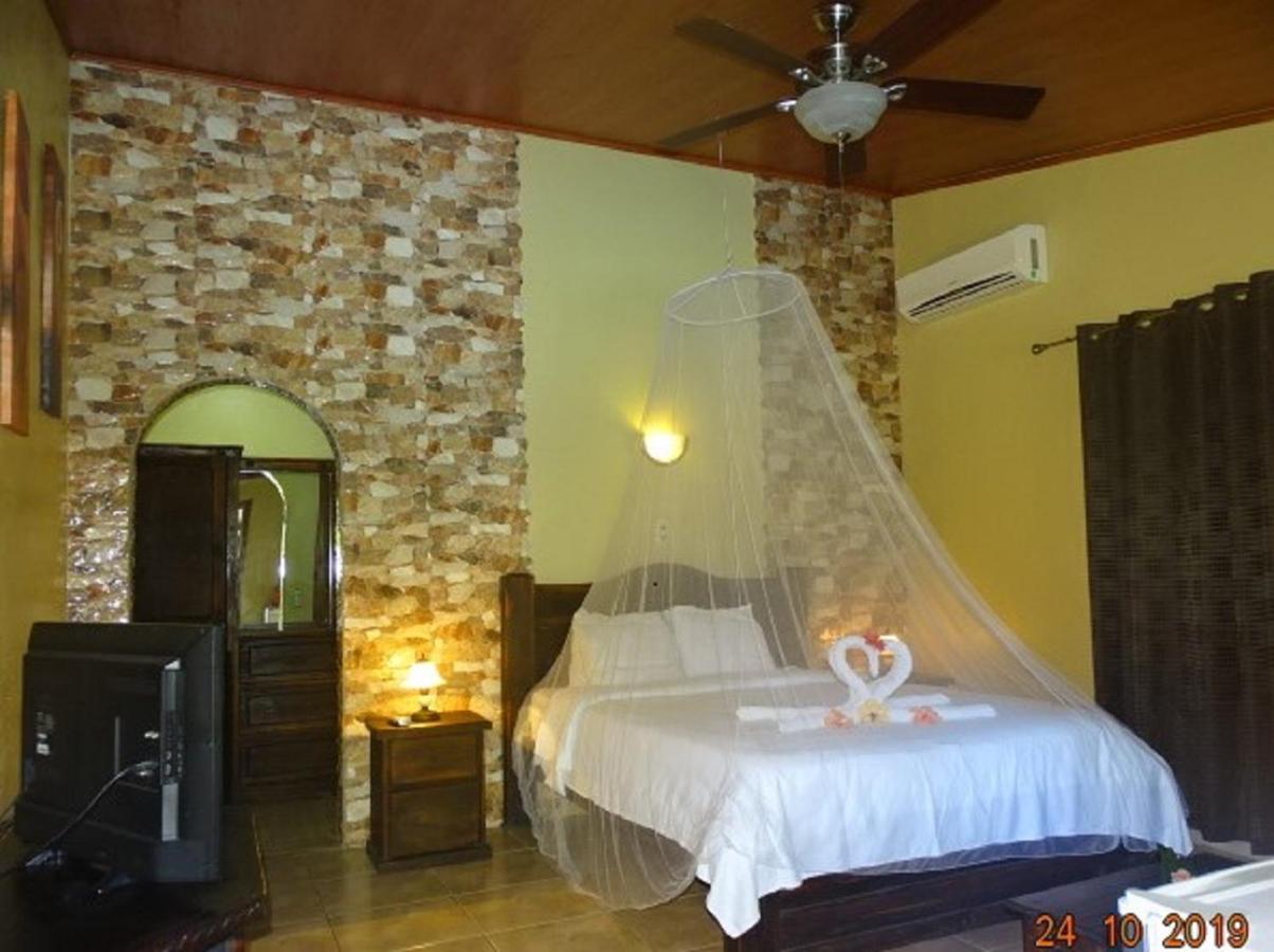 Hotel Caribbean Coconut Cahuita Exterior photo